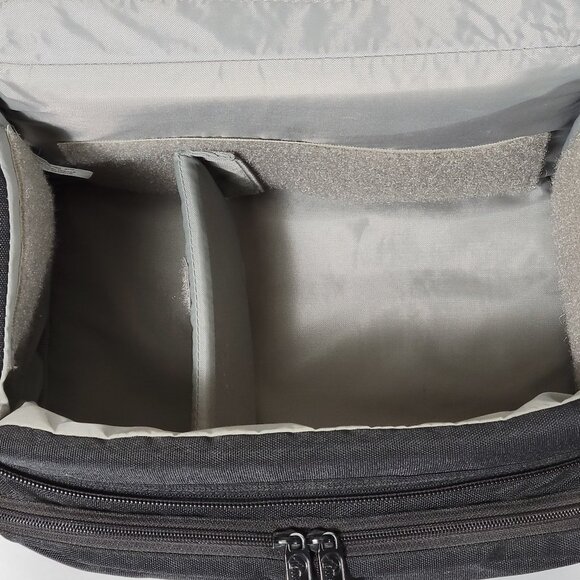 Lowepro Nova 4 Camera Shoulder bag - Picture 11 of 13